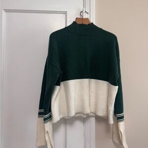 Q2 Green and Cream Women's Turtleneck Sweater